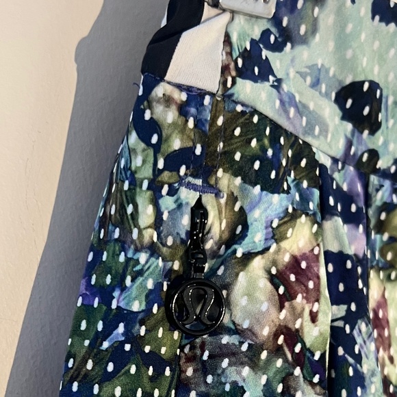 Lululemon Skort - Size 4 - Picture 3 of 5